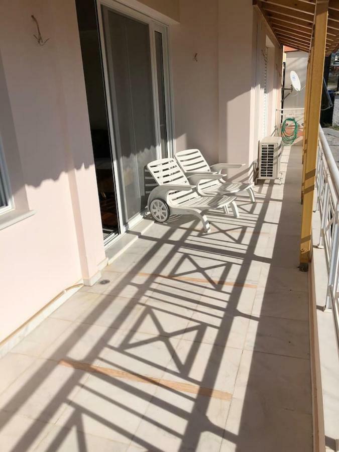 Azure Retreat Apartamento Loutráki Exterior foto